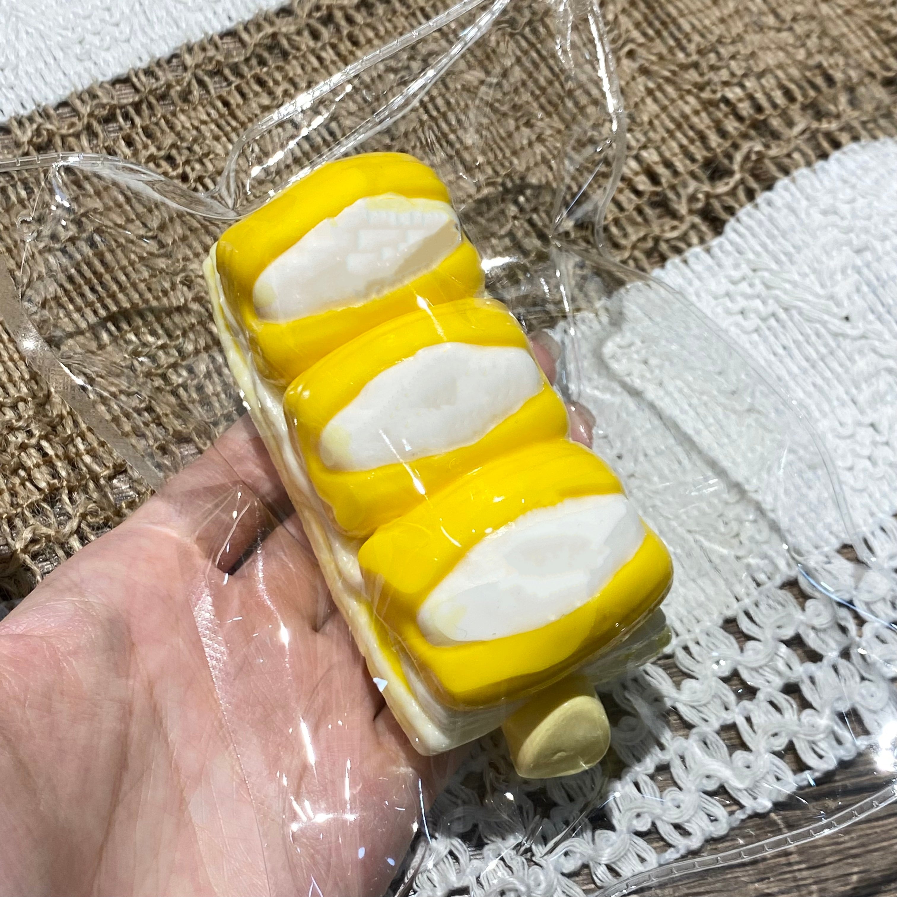 【Cream-filled egg rolls】Squishy Stress Relief Toy